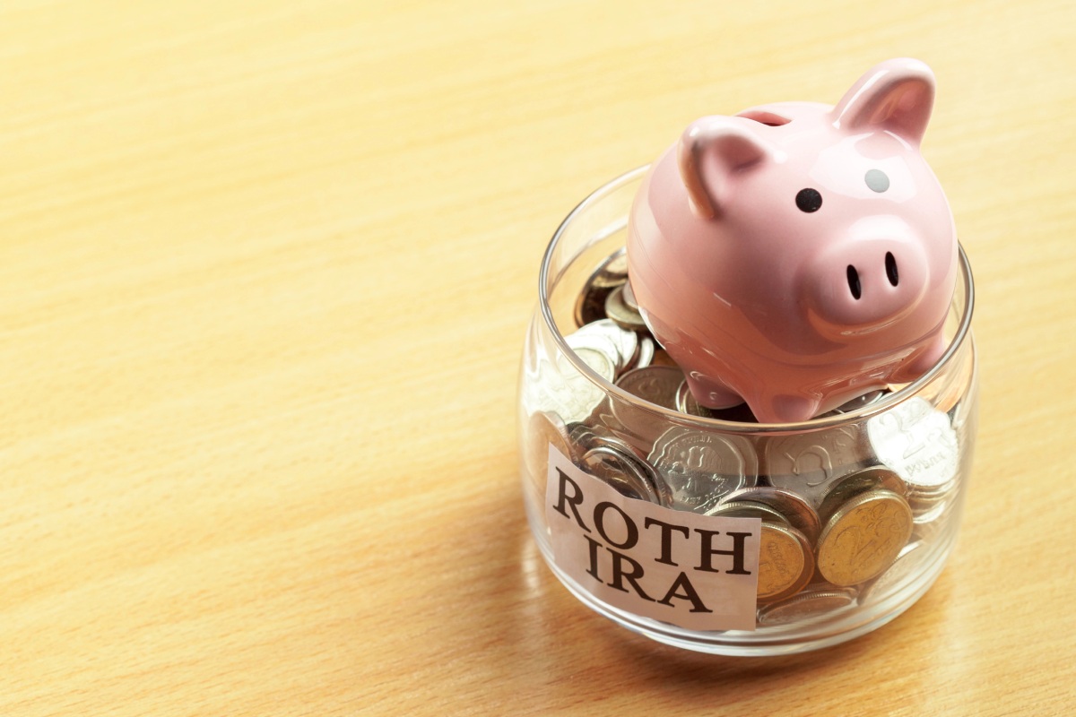 Read more about the article Roth IRA Conversion: Definition And Rules (2023)